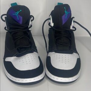 Nike Black and White Athletic Shoes